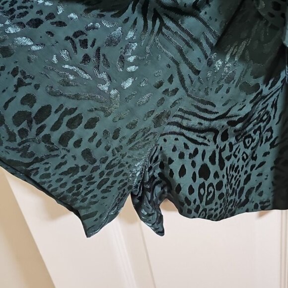 H&M Emerald Green Leopard Wrap Long Sleeve Shorts Romper Size 6 - Picture 3 of 9